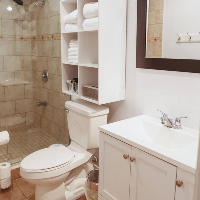 Large Upstairs Flat In Downtown Century Building Διαμέρισμα Μπελβίλ Εξωτερικό φωτογραφία