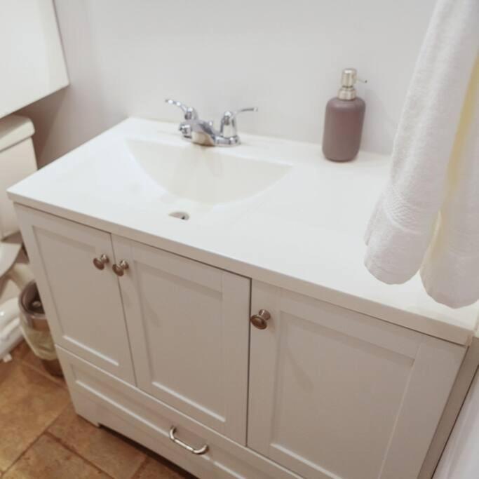 Large Upstairs Flat In Downtown Century Building Διαμέρισμα Μπελβίλ Εξωτερικό φωτογραφία