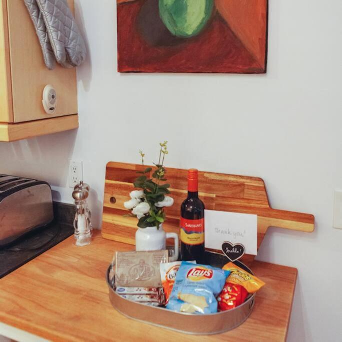 Large Upstairs Flat In Downtown Century Building Διαμέρισμα Μπελβίλ Εξωτερικό φωτογραφία