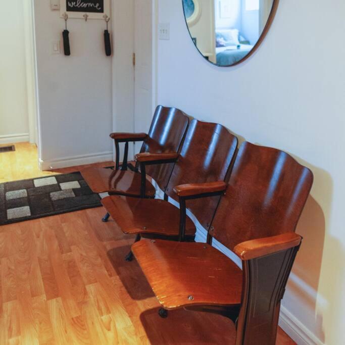 Large Upstairs Flat In Downtown Century Building Διαμέρισμα Μπελβίλ Εξωτερικό φωτογραφία